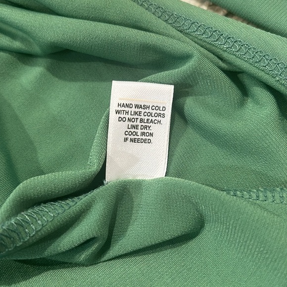 C EST 1946 Women’s Large Blouse - Picture 10 of 14